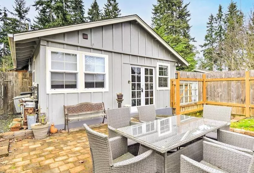 Port Angeles Abode W/ Yard & Guest House!
