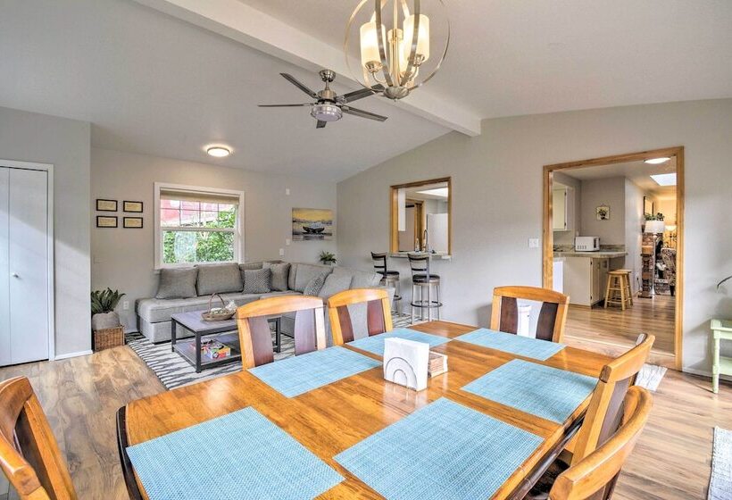 Port Angeles Abode W/ Yard & Guest House!