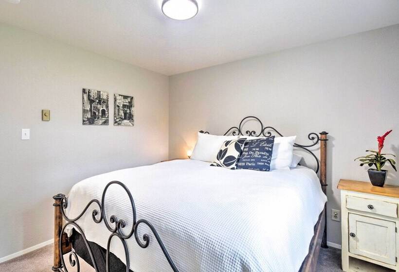 Port Angeles Abode W/ Yard & Guest House!