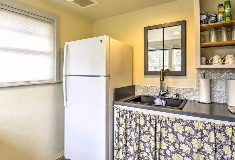 Port Angeles Abode W/ Yard & Guest House!