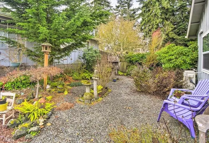 Port Angeles Abode W/ Yard & Guest House!