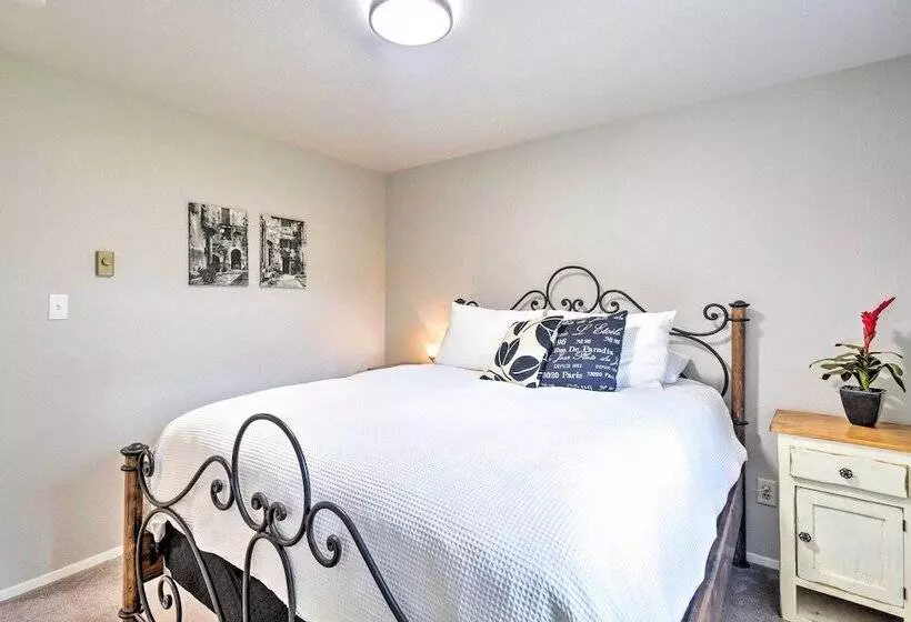 Port Angeles Abode W/ Yard & Guest House!