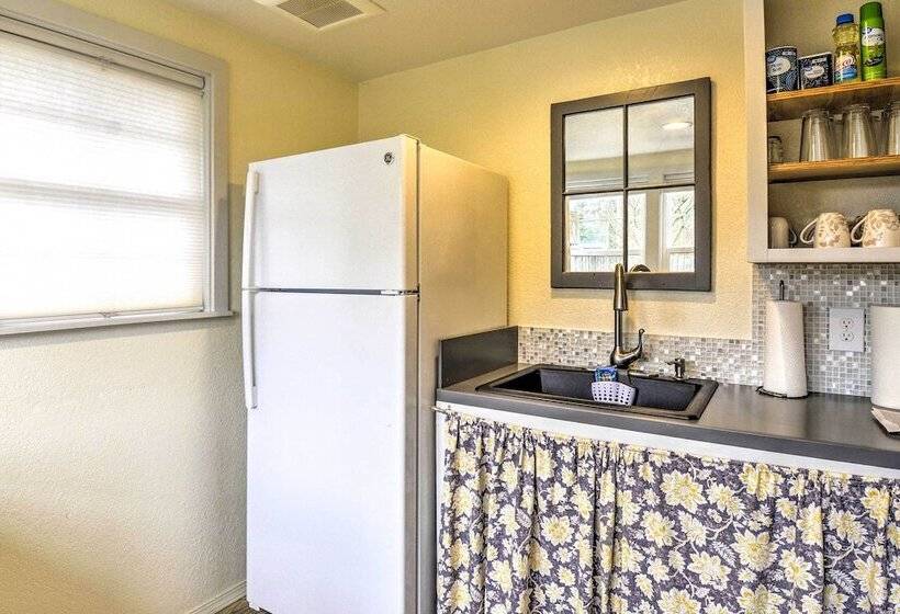 Port Angeles Abode W/ Yard & Guest House!