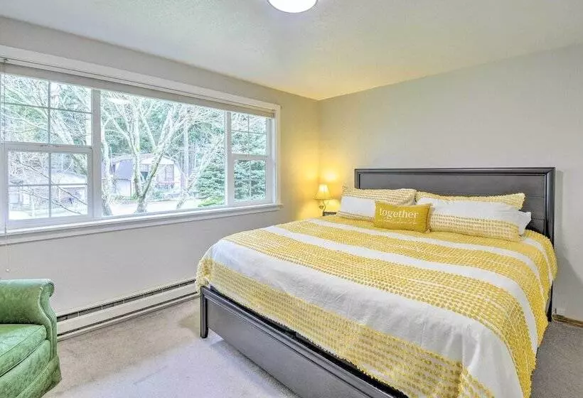 Port Angeles Abode W/ Yard & Guest House!