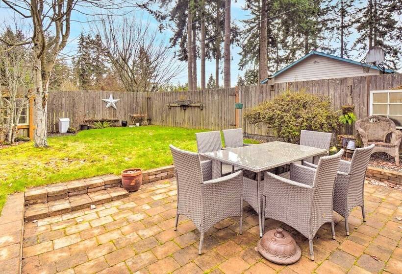 Port Angeles Abode W/ Yard & Guest House!