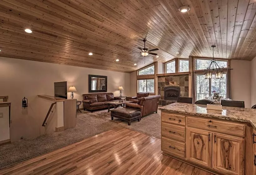 Soda Springs Cabin Near Donner Lake + Ski Resorts!