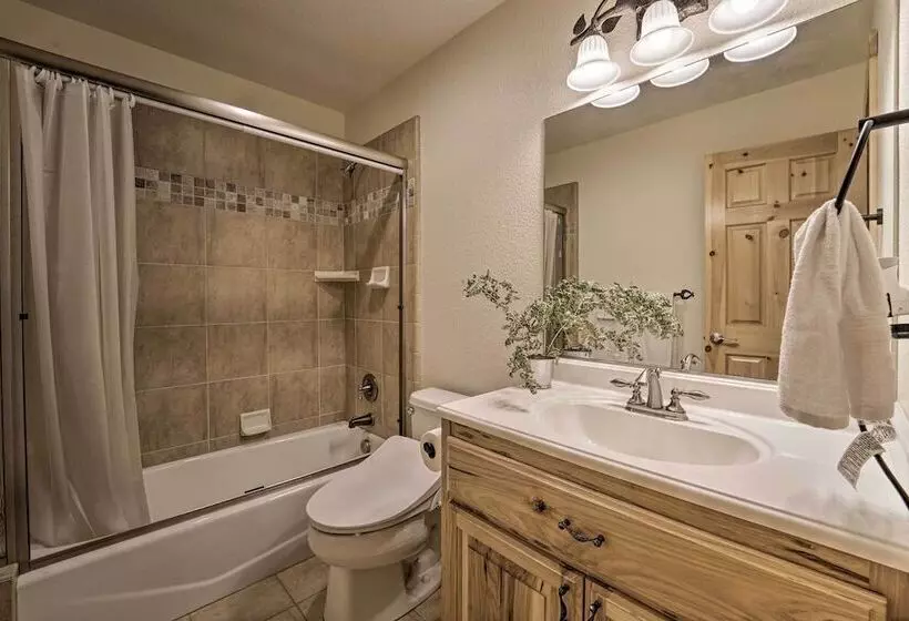 Soda Springs Cabin Near Donner Lake + Ski Resorts!