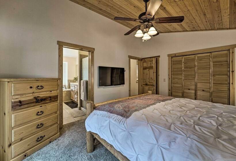 Soda Springs Cabin Near Donner Lake + Ski Resorts!