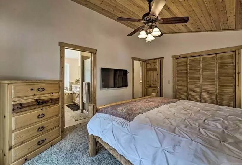 Soda Springs Cabin Near Donner Lake + Ski Resorts!