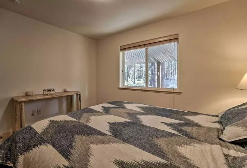 Soda Springs Cabin Near Donner Lake + Ski Resorts!