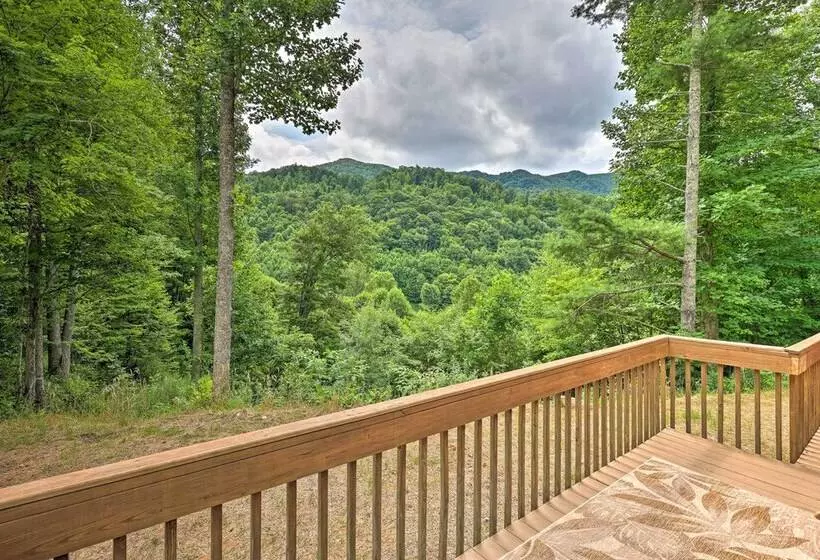 Quaint Log Cabin W/ Views Near West Jefferson