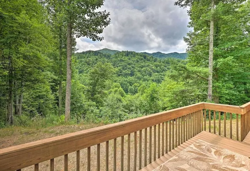 Quaint Log Cabin W/ Views Near West Jefferson