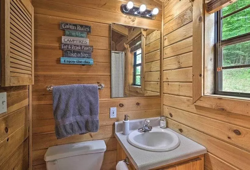 Quaint Log Cabin W/ Views Near West Jefferson