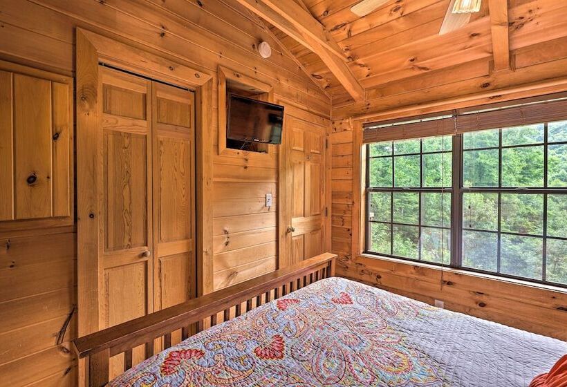 Quaint Log Cabin W/ Views Near West Jefferson