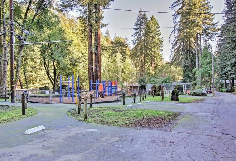 Quiet Cottage W/ Redwood Forest Views & Deck!