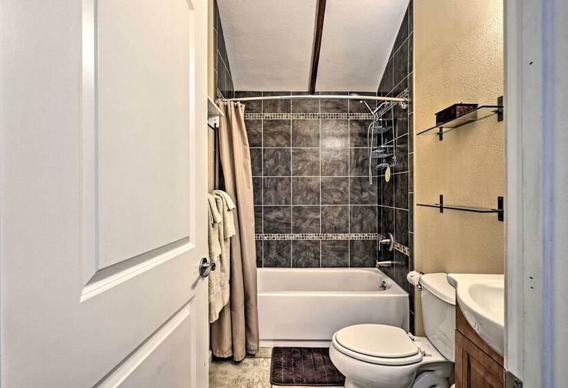 Quiet Cottage W/ Redwood Forest Views & Deck!