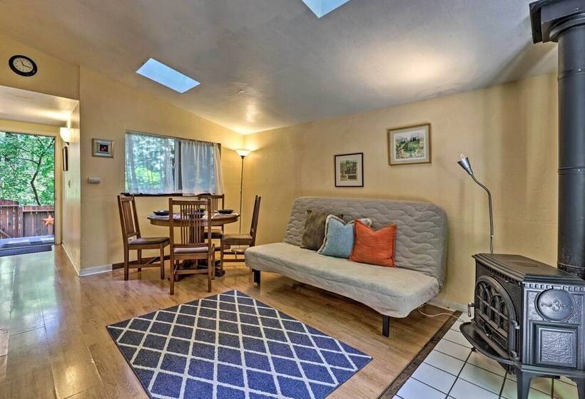 Quiet Cottage W/ Redwood Forest Views & Deck!