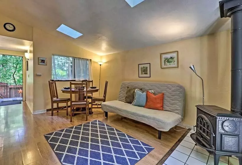 Quiet Cottage W/ Redwood Forest Views & Deck!