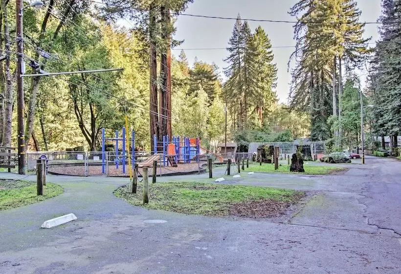 Quiet Cottage W/ Redwood Forest Views & Deck!
