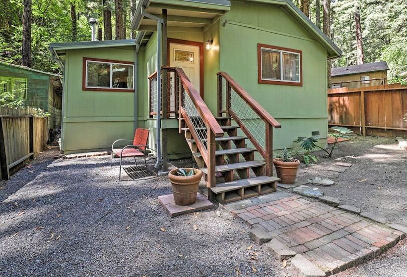 Quiet Cottage W/ Redwood Forest Views & Deck!