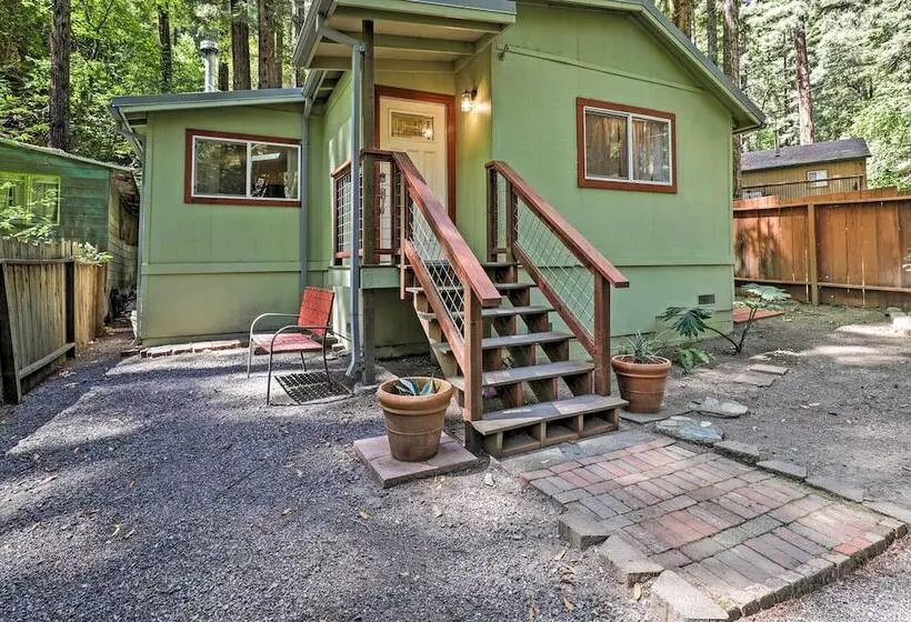 Quiet Cottage W/ Redwood Forest Views & Deck!