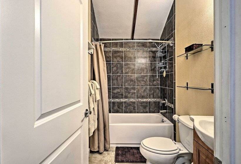 Quiet Cottage W/ Redwood Forest Views & Deck!