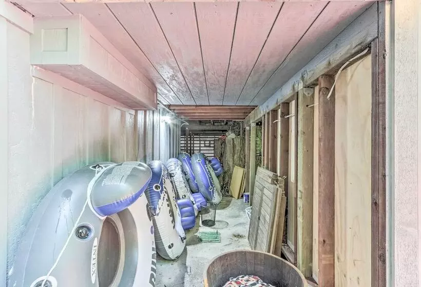 Redwoods Cabin W/ Hot Tub: Walk To Russian River!