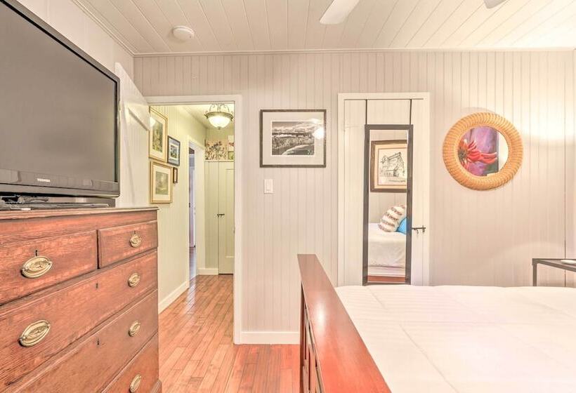 Redwoods Cabin W/ Hot Tub: Walk To Russian River!