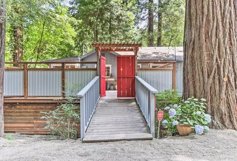 Redwoods Cabin W/ Hot Tub: Walk To Russian River!