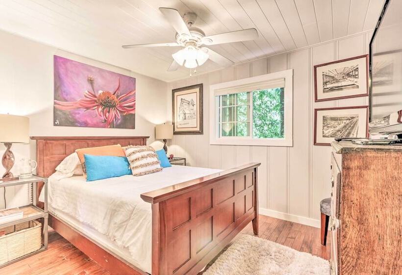 Redwoods Cabin W/ Hot Tub: Walk To Russian River!