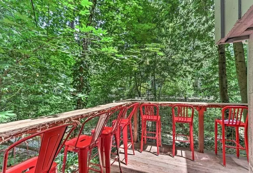 Redwoods Cabin W/ Hot Tub: Walk To Russian River!