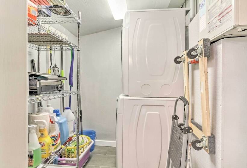 Redwoods Cabin W/ Hot Tub: Walk To Russian River!