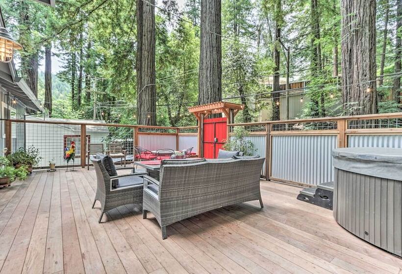 Redwoods Cabin W/ Hot Tub: Walk To Russian River!