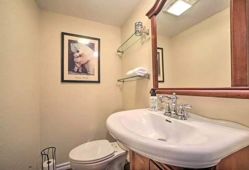 Riverfront Arkansas Retreat Near Fishing & Hiking!