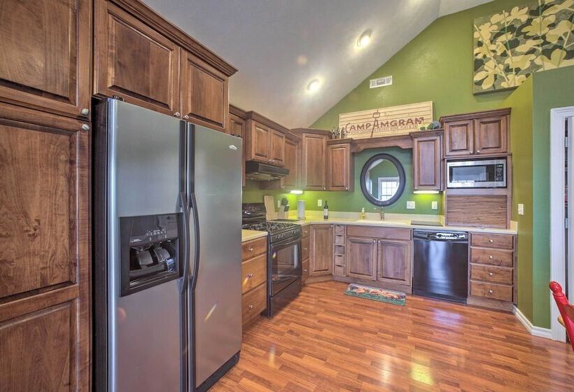 Riverfront Arkansas Retreat Near Fishing & Hiking!