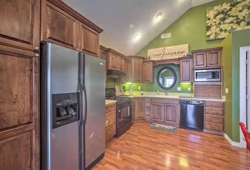 Riverfront Arkansas Retreat Near Fishing & Hiking!