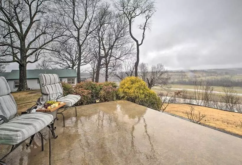 Riverfront Arkansas Retreat Near Fishing & Hiking!