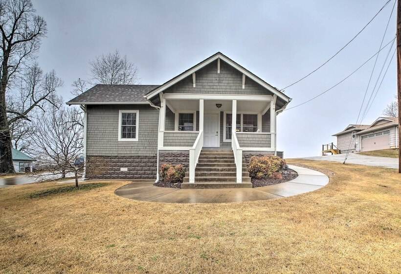 Riverfront Arkansas Retreat Near Fishing & Hiking!