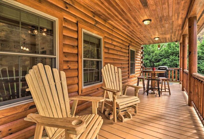 Riverfront Hideaway W/ Mtn Views In Marshall!