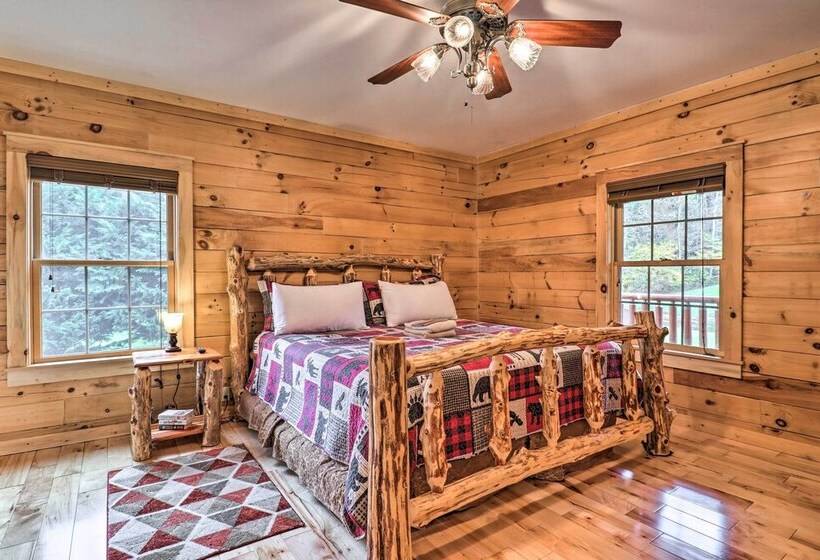 Riverfront Hideaway W/ Mtn Views In Marshall!