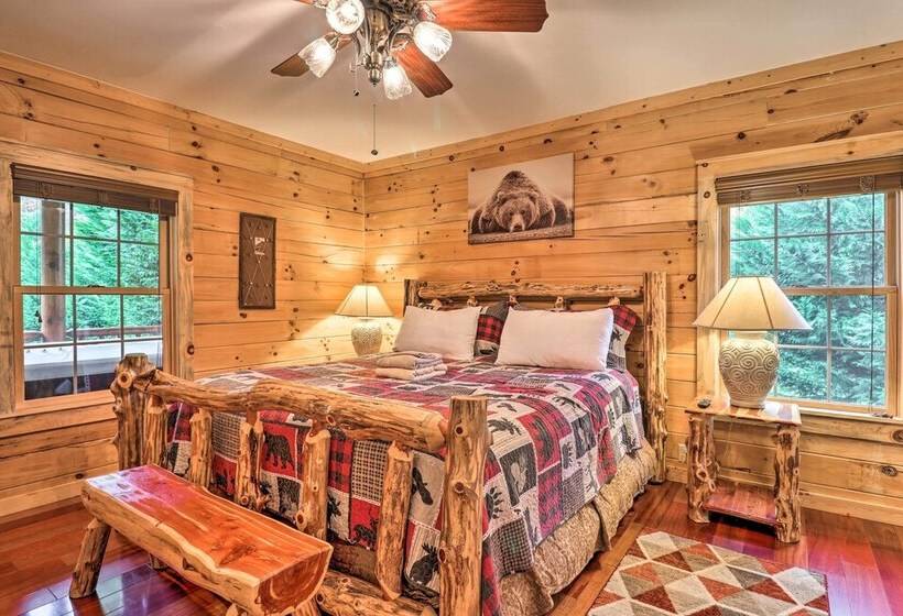 Riverfront Hideaway W/ Mtn Views In Marshall!