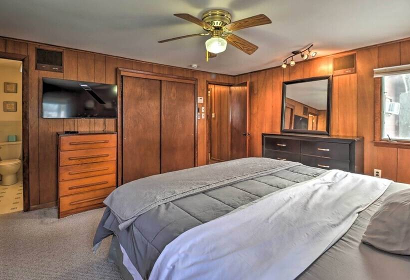 Walk To Lake Harmony: Home W/ Hot Tub & Fire Pit