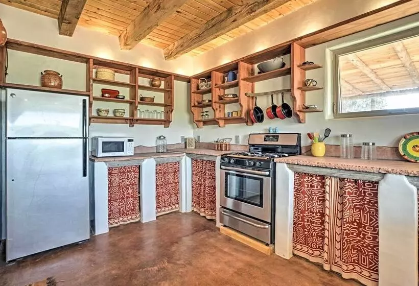 Secluded San Ysidro House W/ Desert Views!