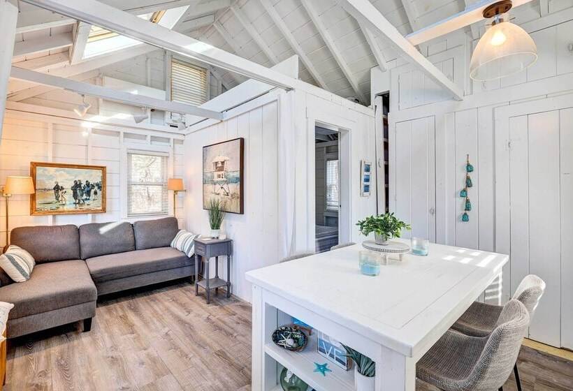 Serene Cape Cod Retreat   Walk To Bay!