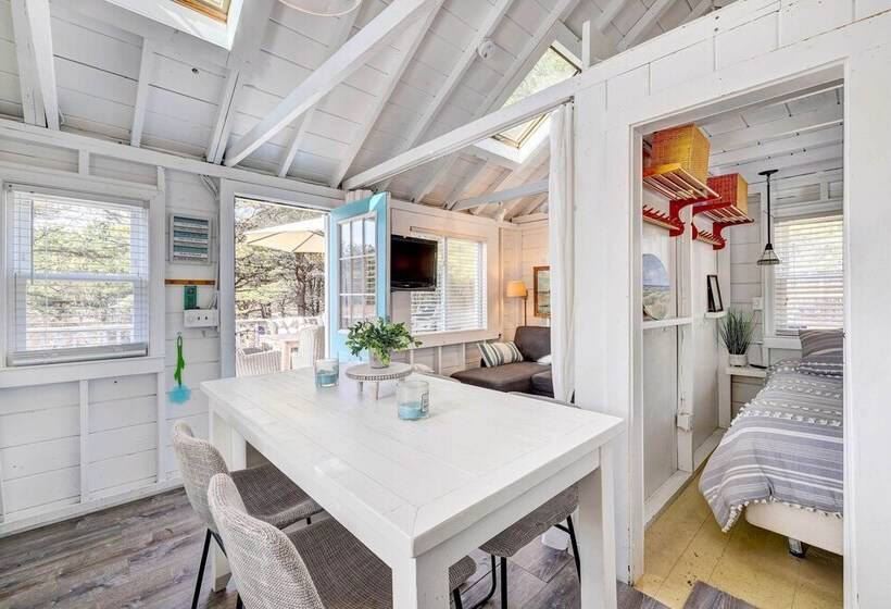 Serene Cape Cod Retreat Walk To Bay!