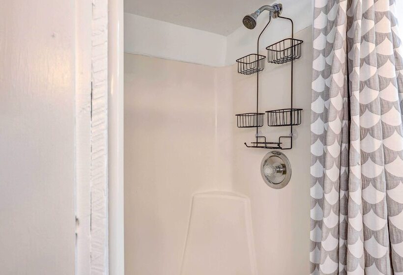 Serene Cape Cod Retreat   Walk To Bay!