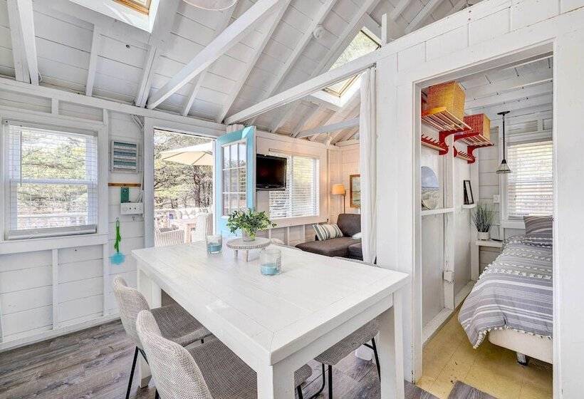 Serene Cape Cod Retreat   Walk To Bay!