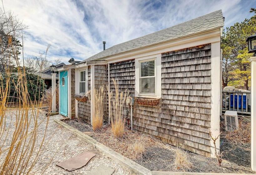 Serene Cape Cod Retreat Walk To Bay!