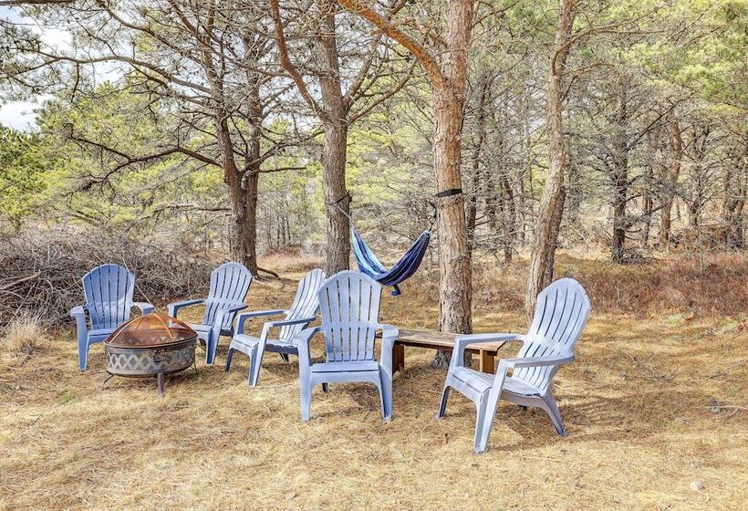 Serene Cape Cod Retreat Walk To Bay!