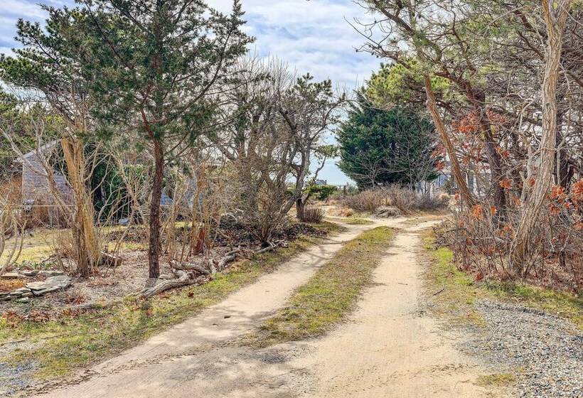 Serene Cape Cod Retreat   Walk To Bay!